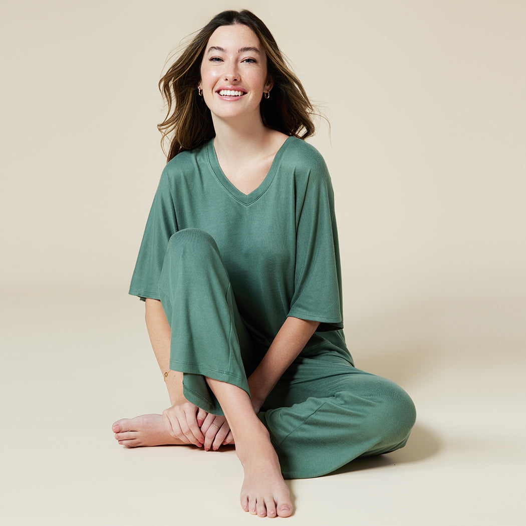 Dream Relaxed V-neck with Capri Lounge Set Dusty Green