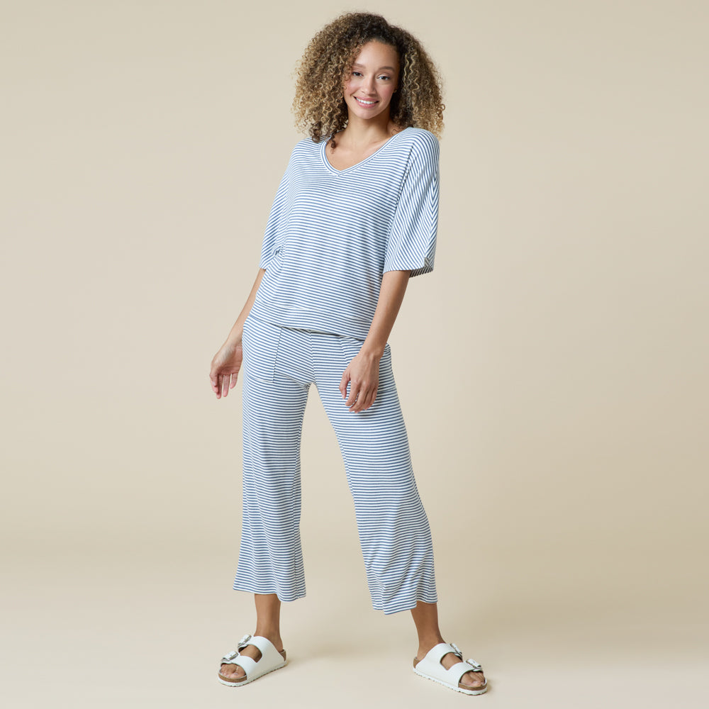 Dream Relaxed V-neck with Capri Lounge Set Indigo-White