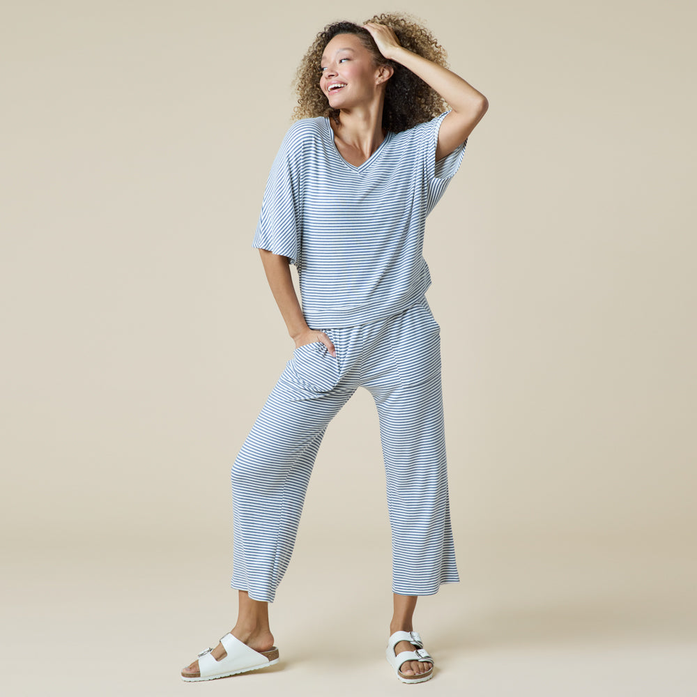 Dream Relaxed V-neck with Capri Lounge Set Indigo-White